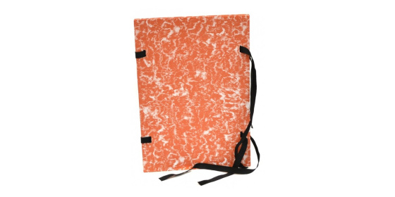 Spisové desky s tkanicí barevný mramor červená